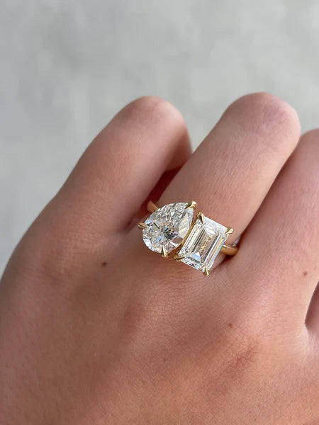 Toi-Moi Style Engagement Ring